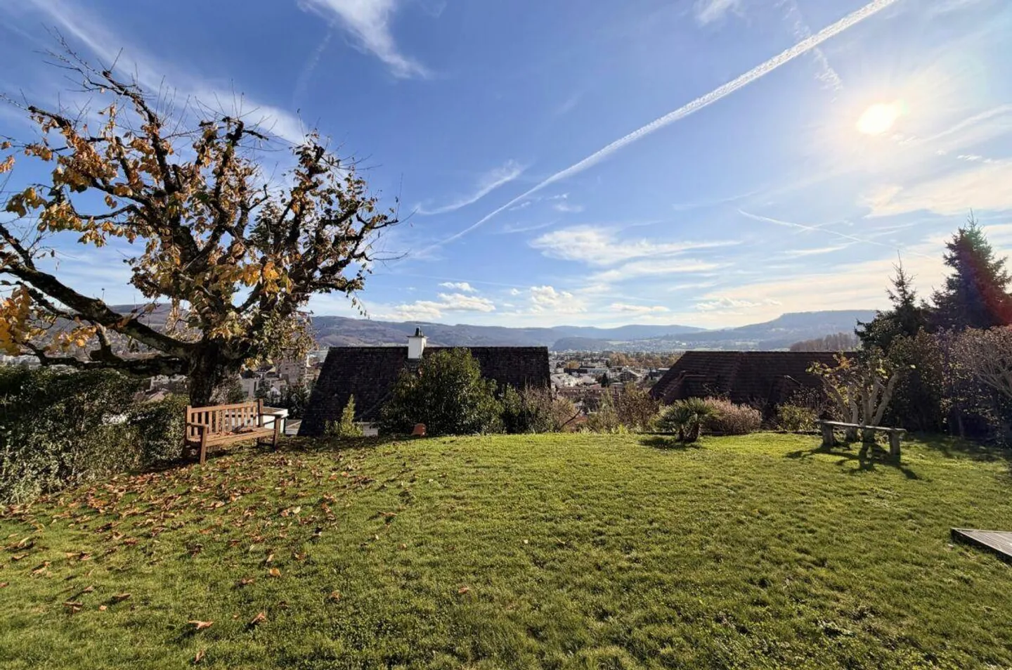 Casa unifamiliare indipendente in una posizione meravigliosa a Reinach - Foto 2 di 14