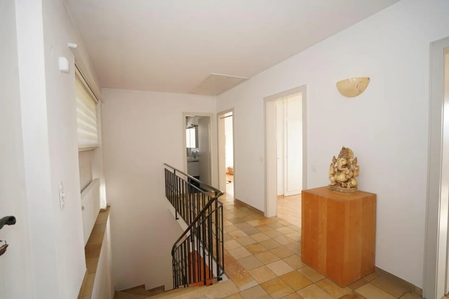 Casa unifamiliare indipendente in una posizione meravigliosa a Reinach - Foto 6 di 14