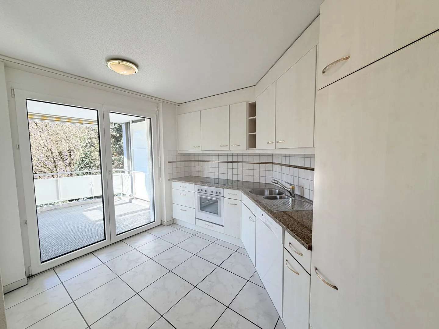 Appartamento 3,5 locali con balcone, giardino e infrastruttura ottimale - Foto 5 di 9