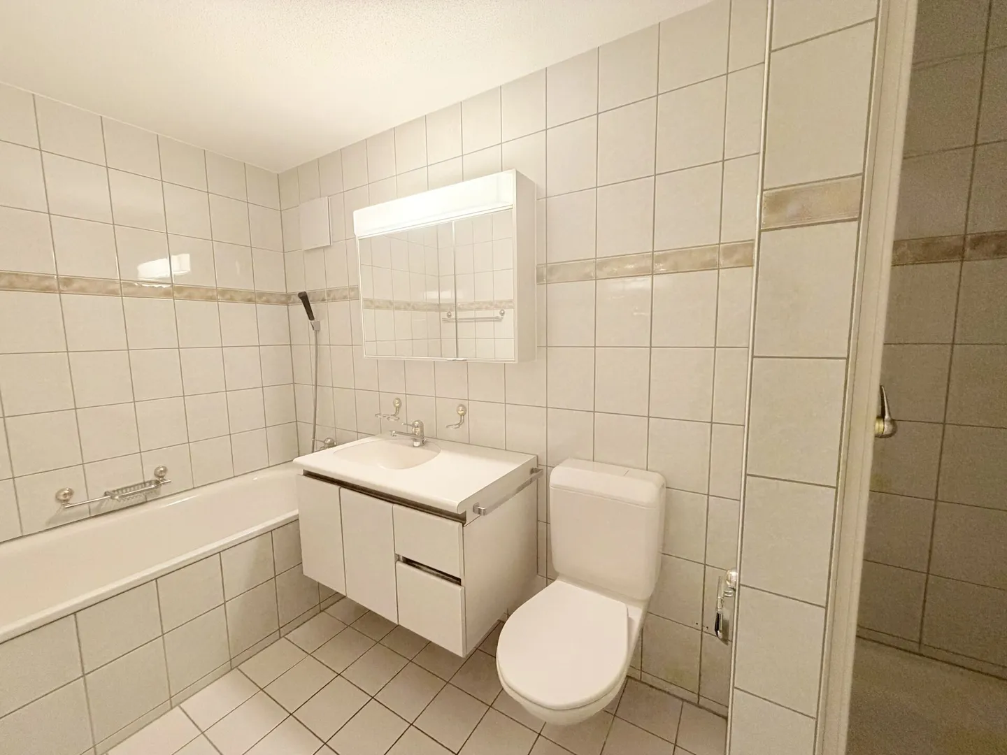 Appartamento 3,5 locali con balcone, giardino e infrastruttura ottimale - Foto 8 di 9