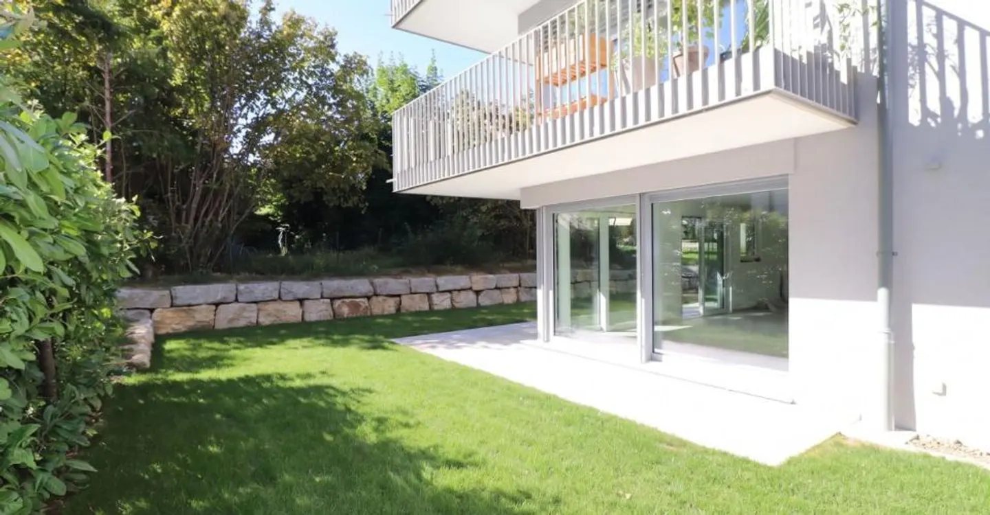 Rare opportunity! Magnificent new garden-level apartment, 3 bedrooms, very close to the center, in a completely quiet neighborhood! - Photo 4 of 4