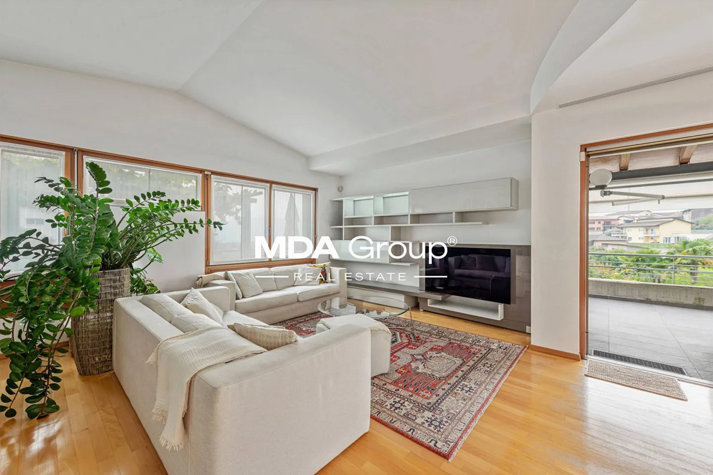 Villa di Lusso a Morbio Inferiore - Foto 3 di 13