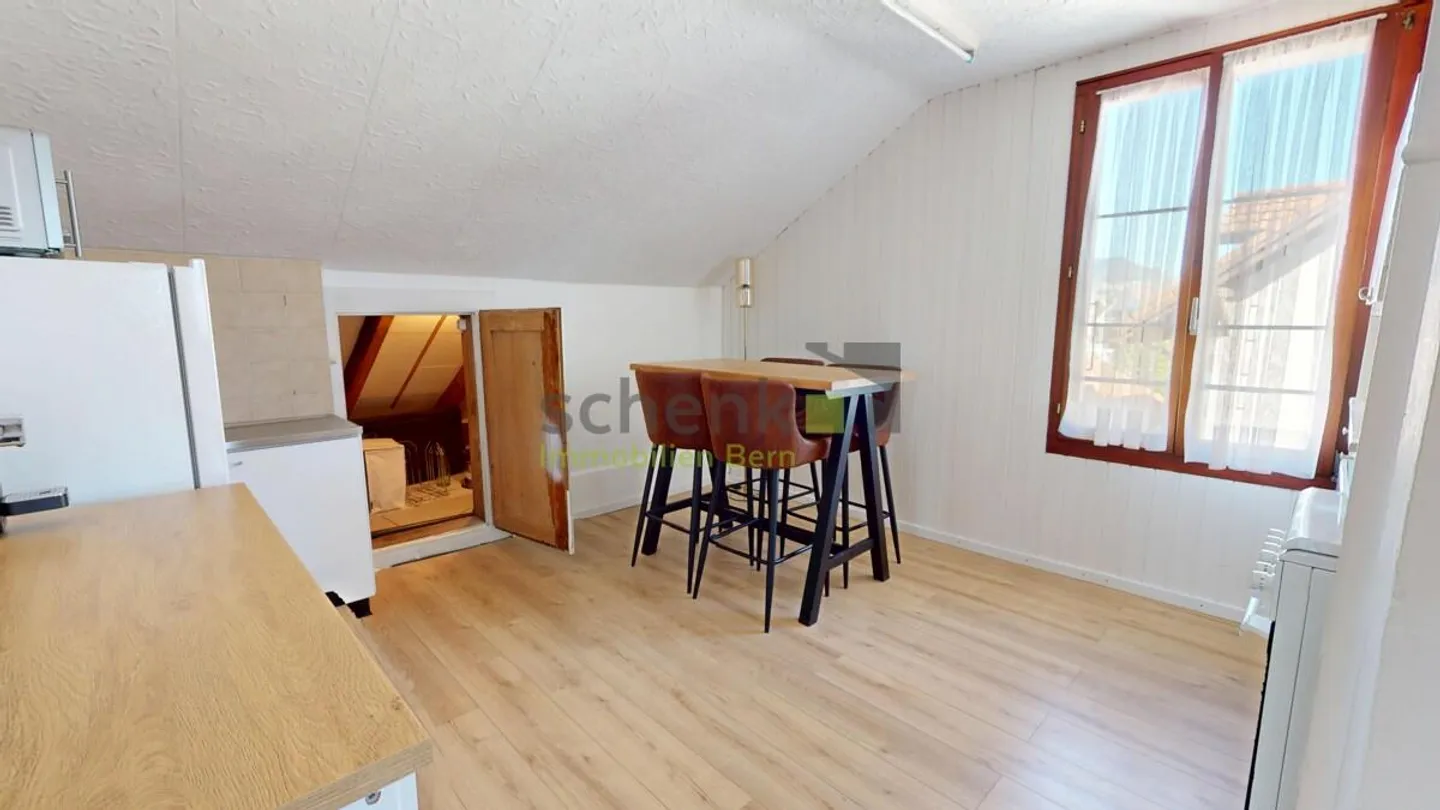 Très généreuse maison bifamiliale dans un endroit calme - Photo 10 sur 15