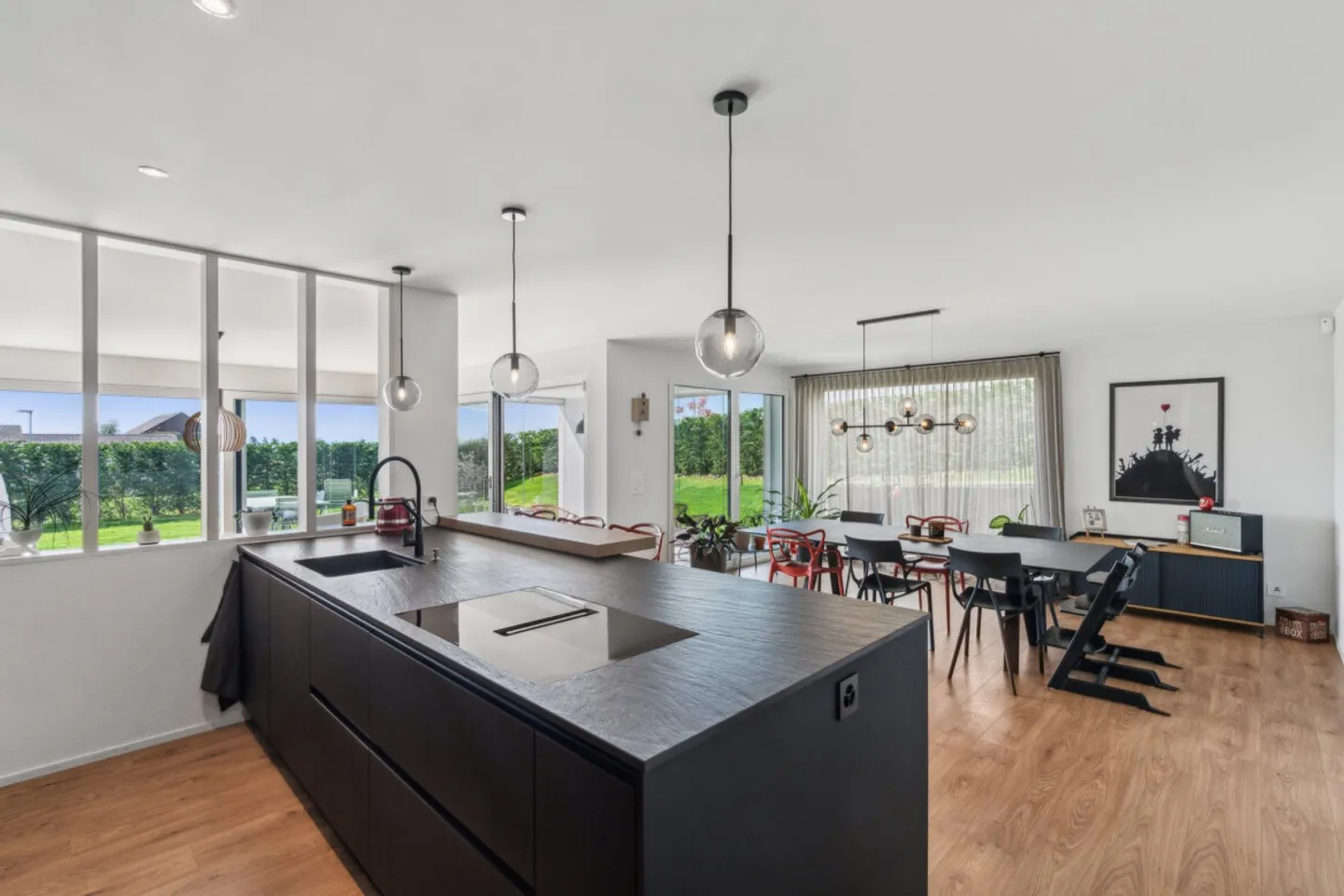 Dream property! Beautiful individual house with large garden - Photo 4 of 13