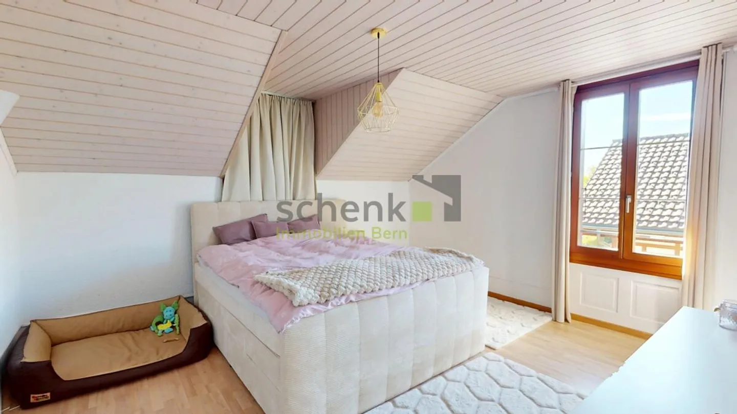 Très généreuse maison bifamiliale dans un endroit calme - Photo 13 sur 15
