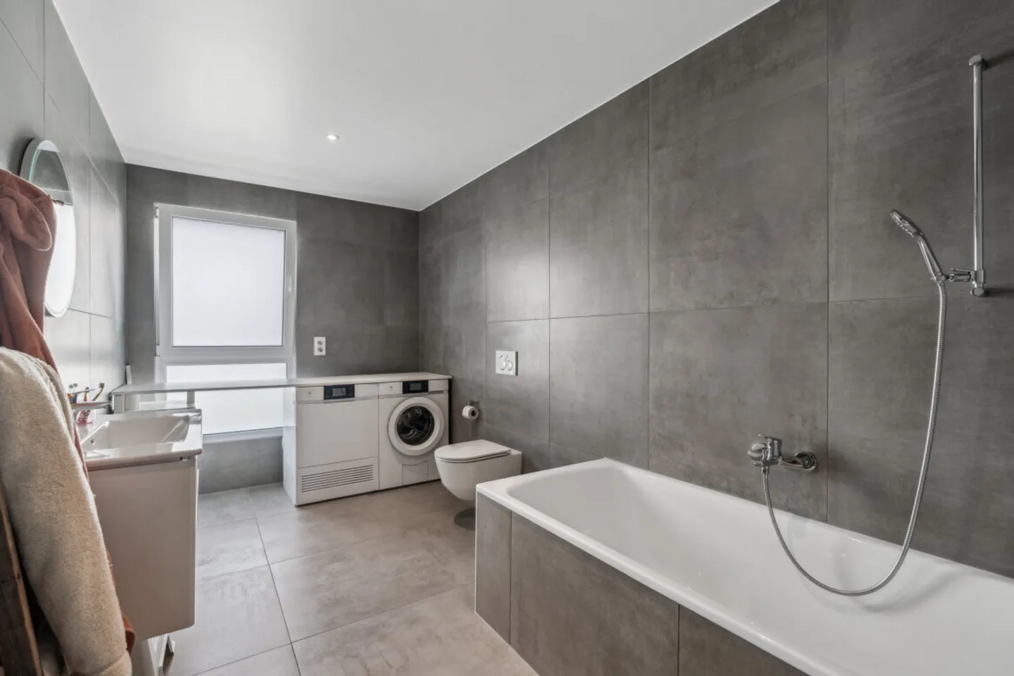 Dream property! Beautiful individual house with large garden - Photo 10 of 13