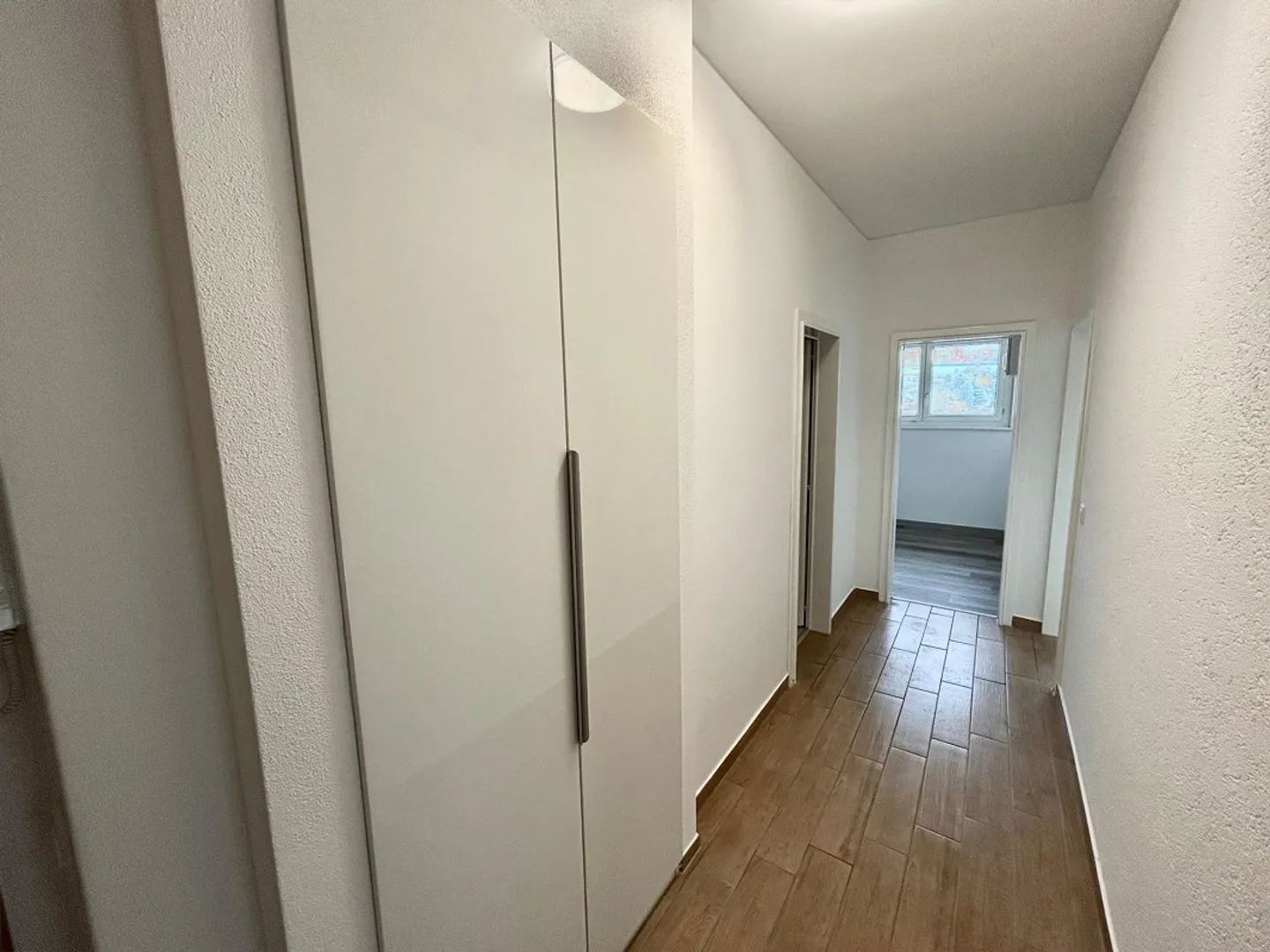 Suche einen Nachmieter für eine moderne 2,5-Zimmer-Wohnung in Chiasso - Foto 3 von 10