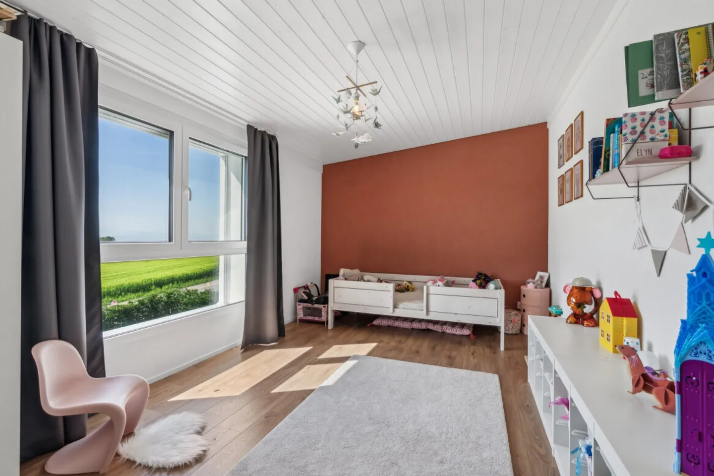 Dream property! Beautiful individual house with large garden - Photo 11 of 13