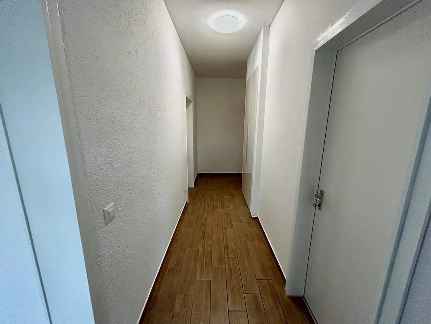Suche einen Nachmieter für eine moderne 2,5-Zimmer-Wohnung in Chiasso - Foto 4 von 10