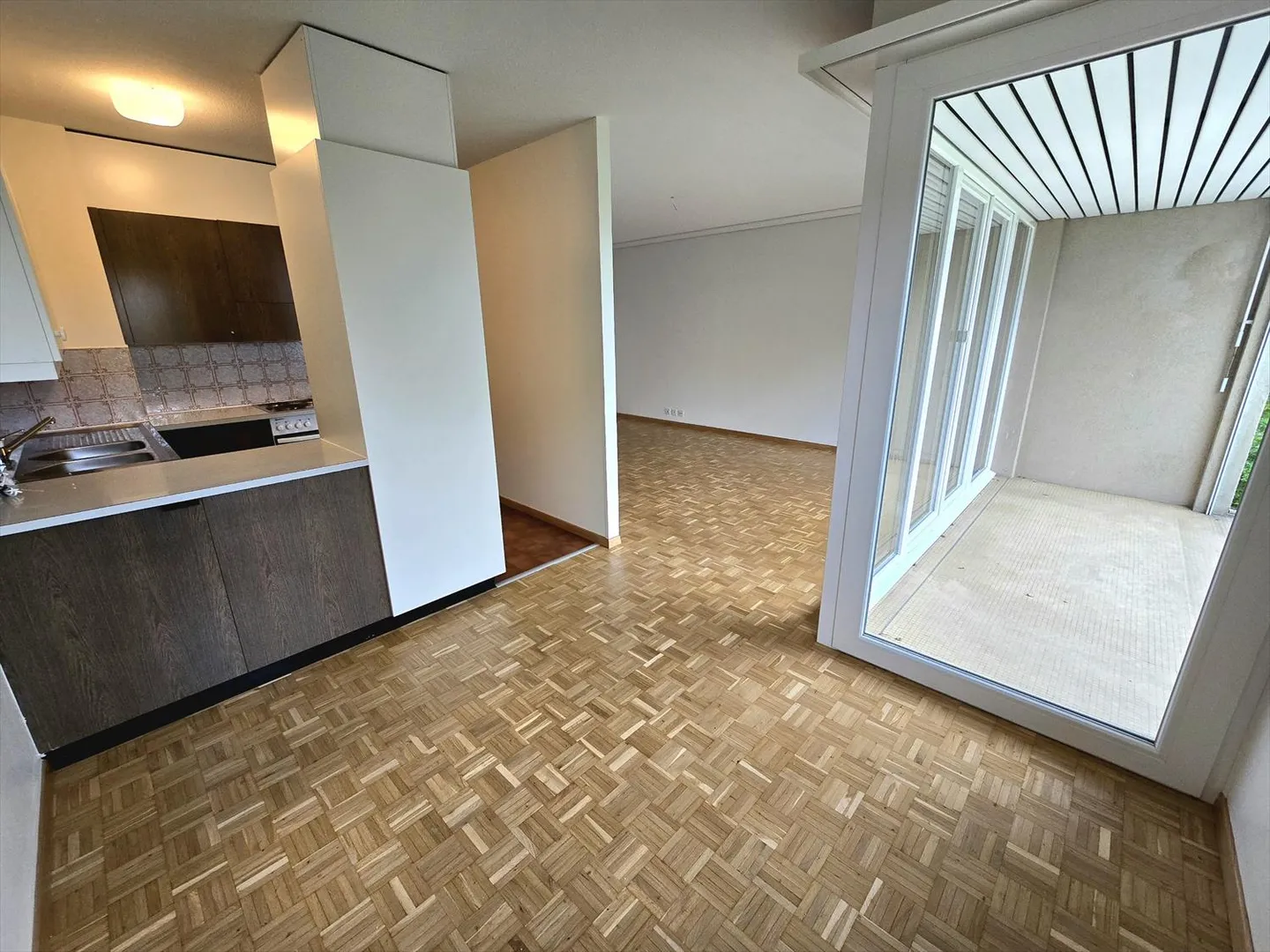 Bel appartamento di 3,5 locali in una zona tranquilla e verde a Romanel - Foto 2 di 9
