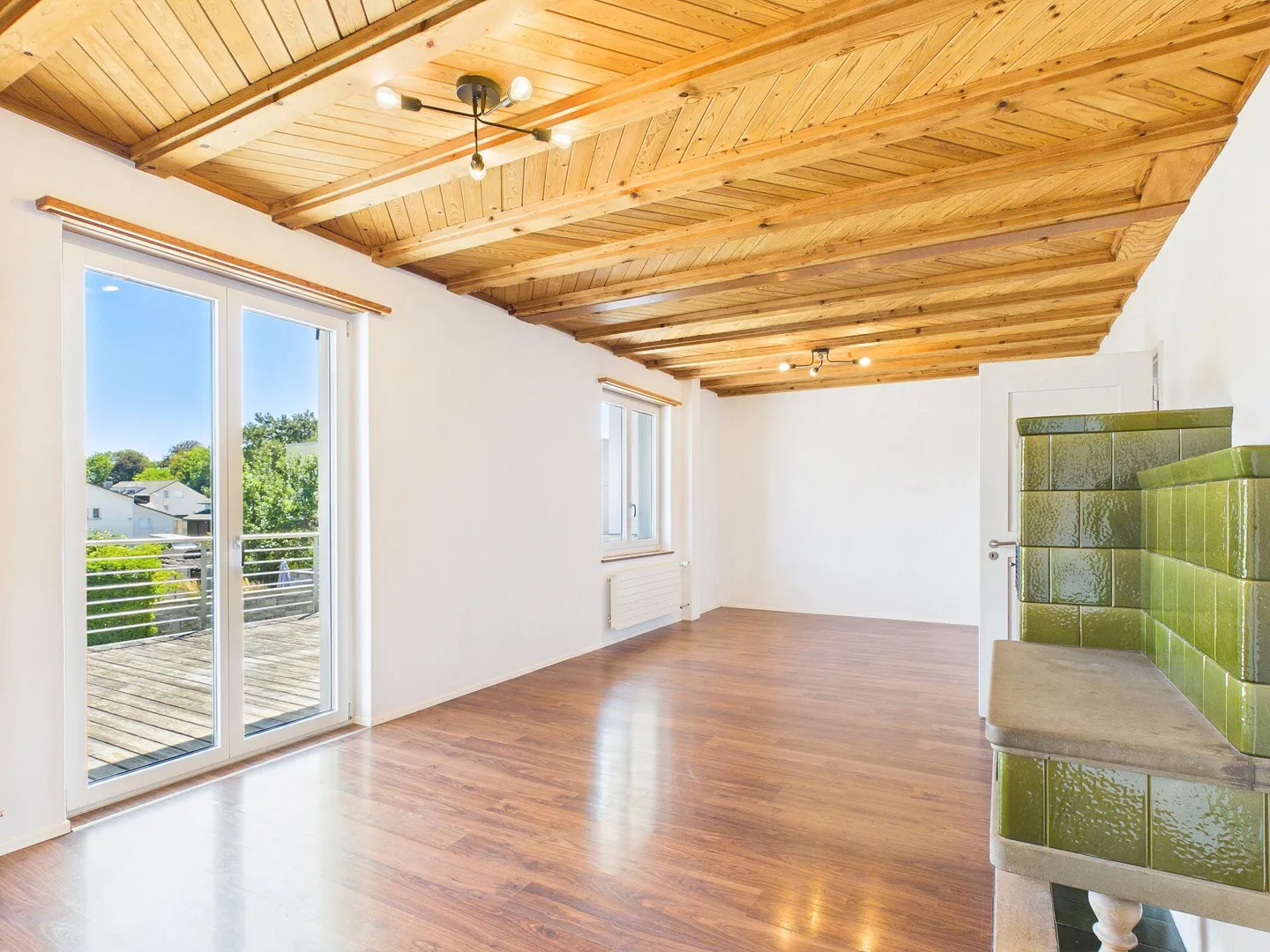 Charming Single-Family Home with Large Garden and Converted Attic - Photo 6 of 19