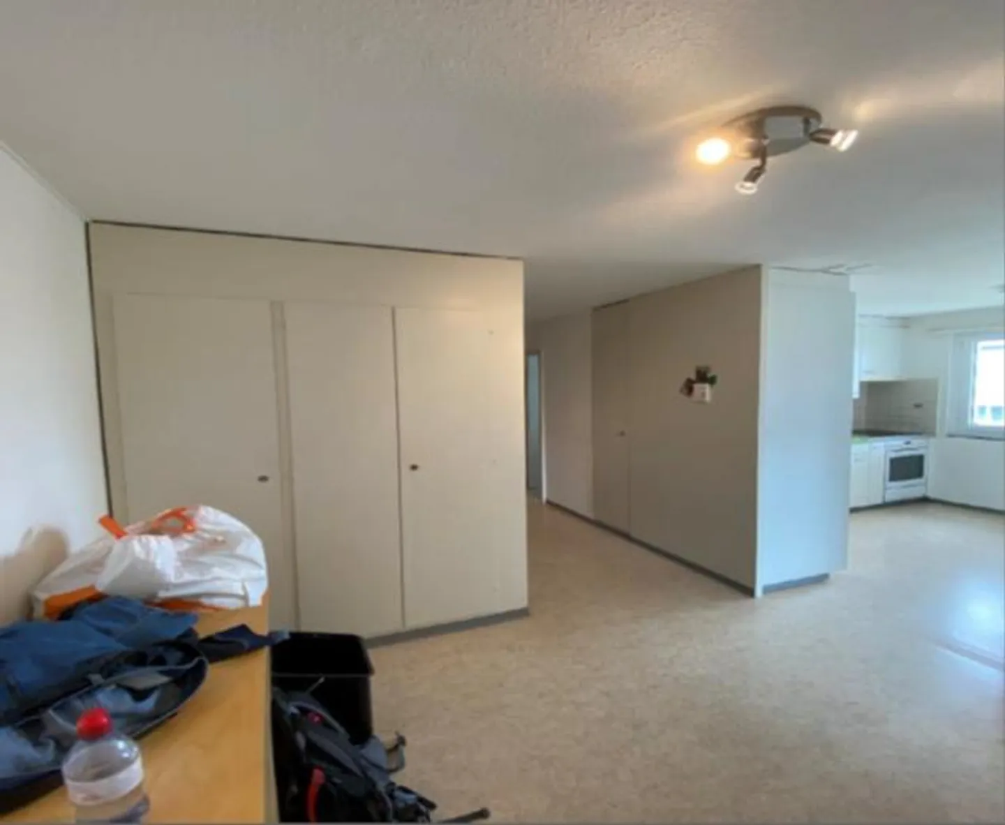 Affordable 3.5 apartment with bright layout - Photo 3 of 6