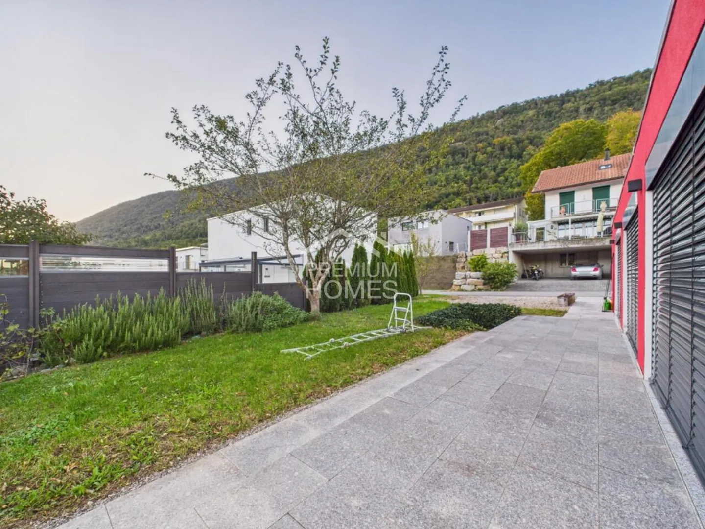 Geräumiges Familienhaus mit Garten - Foto 9 von 12