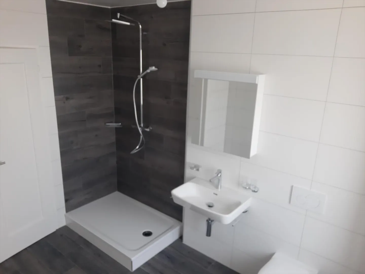 «KOMPLETT RENOVIERT - Boucle de Cydalise 14 - Wohnung 1. Süd» - Foto 2 von 7