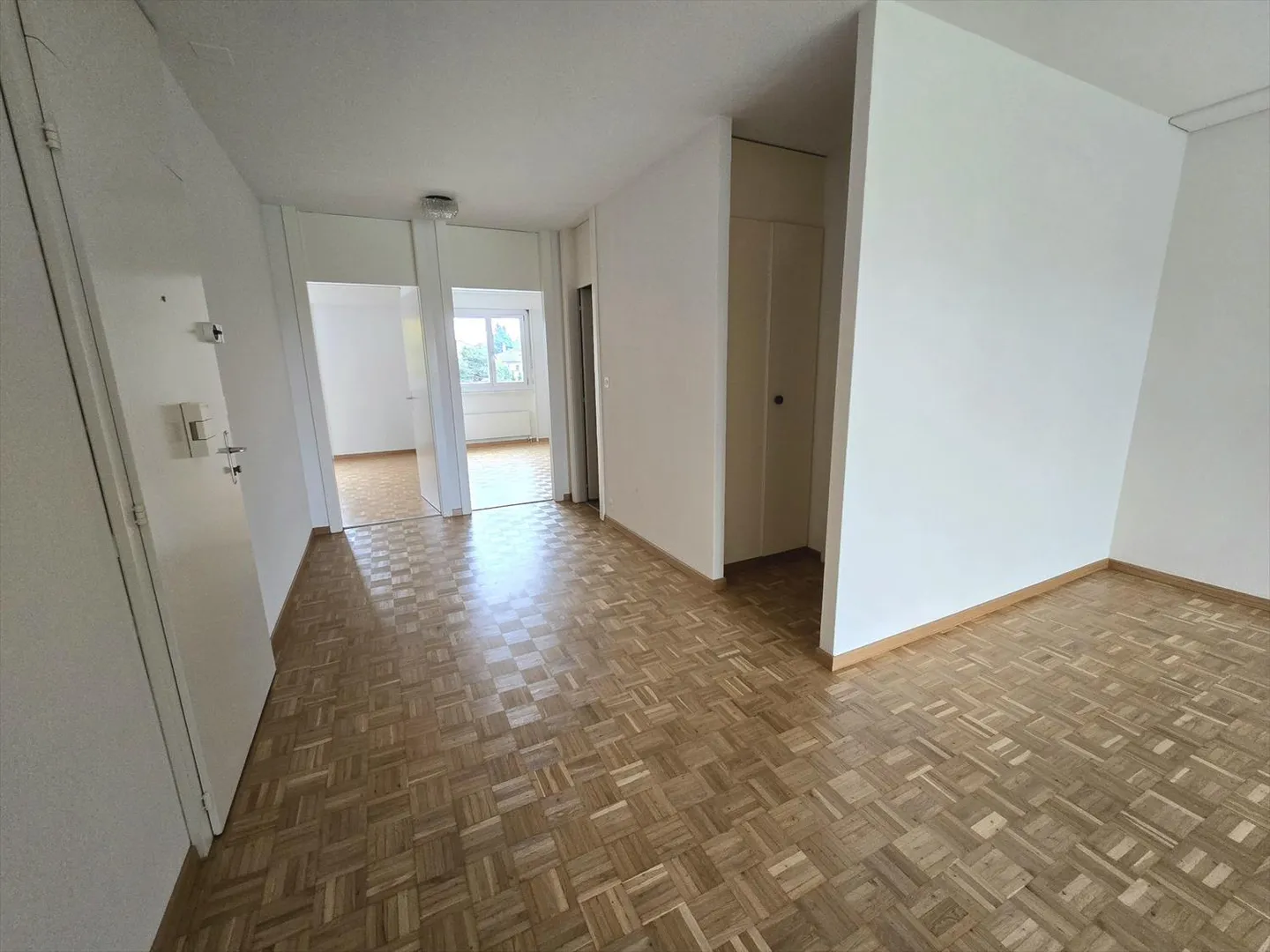 Bel appartamento di 3,5 locali in una zona tranquilla e verde a Romanel - Foto 7 di 9