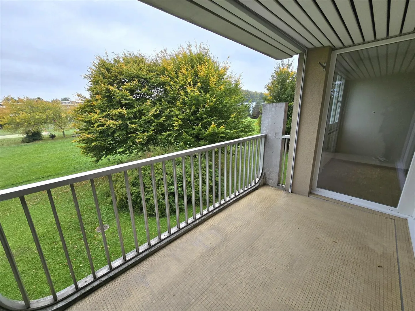 Bel appartamento di 3,5 locali in una zona tranquilla e verde a Romanel - Foto 8 di 9