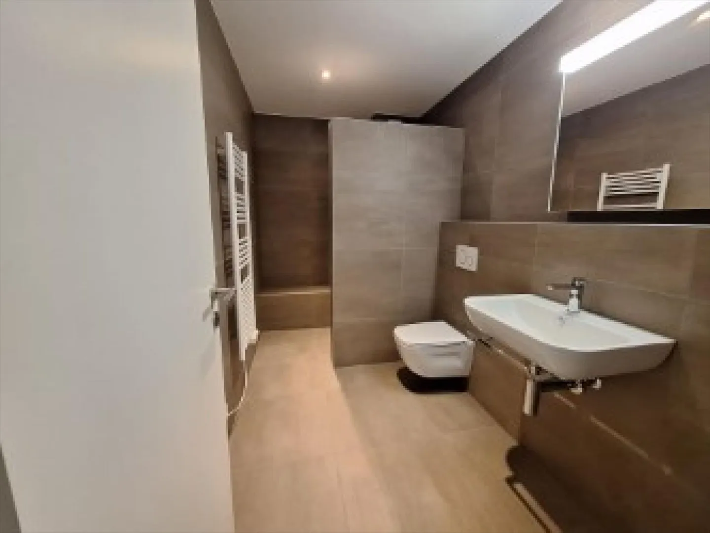 Ristrutturato! Appartamento di 3,5 stanze con balcone - Foto 9 di 9