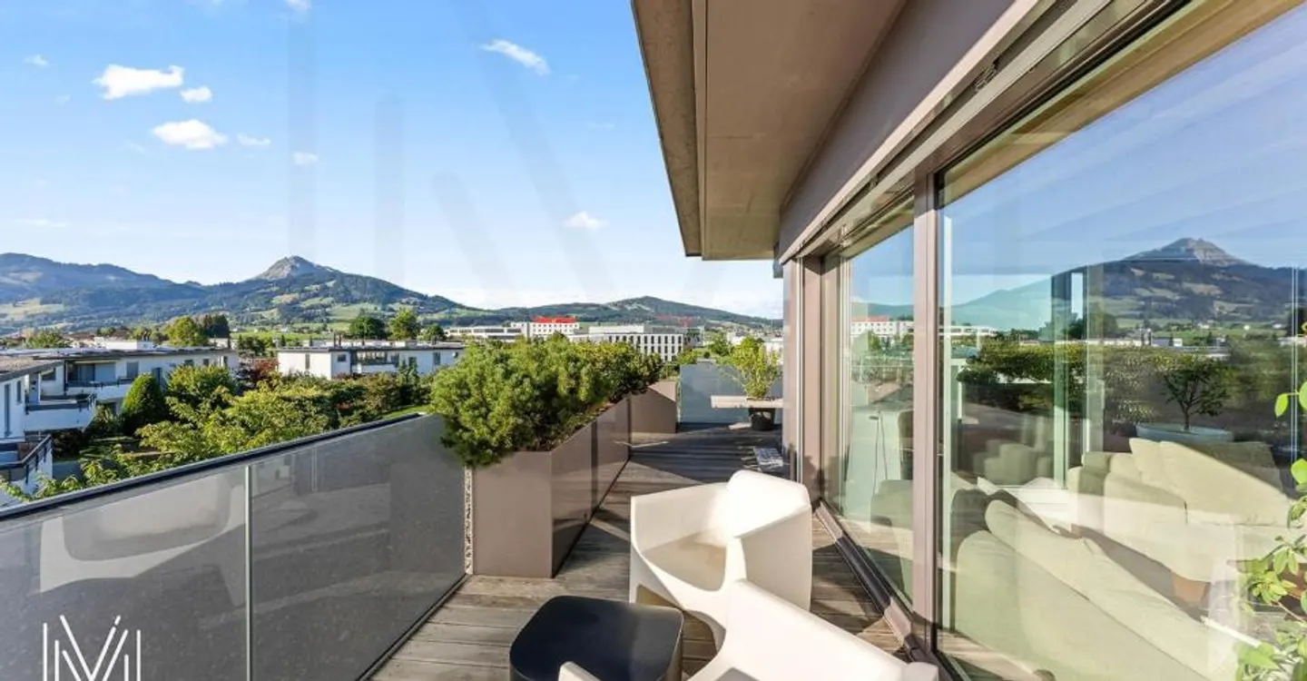 Attico eccezionale di 7,5 stanze in duplex - Tra cielo e terra? Vista panoramica a 360° nel cuore di Bulle - Foto 3 di 12