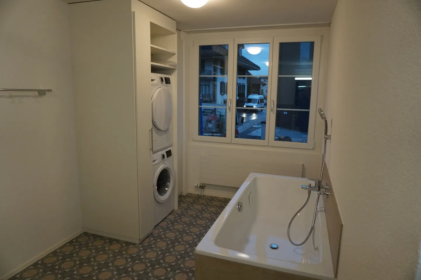 Appartement 3,5 pièces avec grande terrasse et vue sur les montagnes ! - Photo 5 sur 9