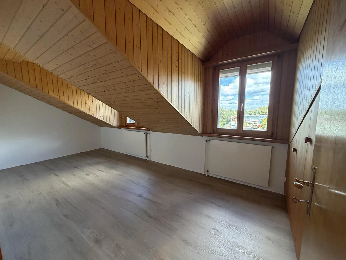 Spacious, bright maisonette apartment - Photo 7 of 13