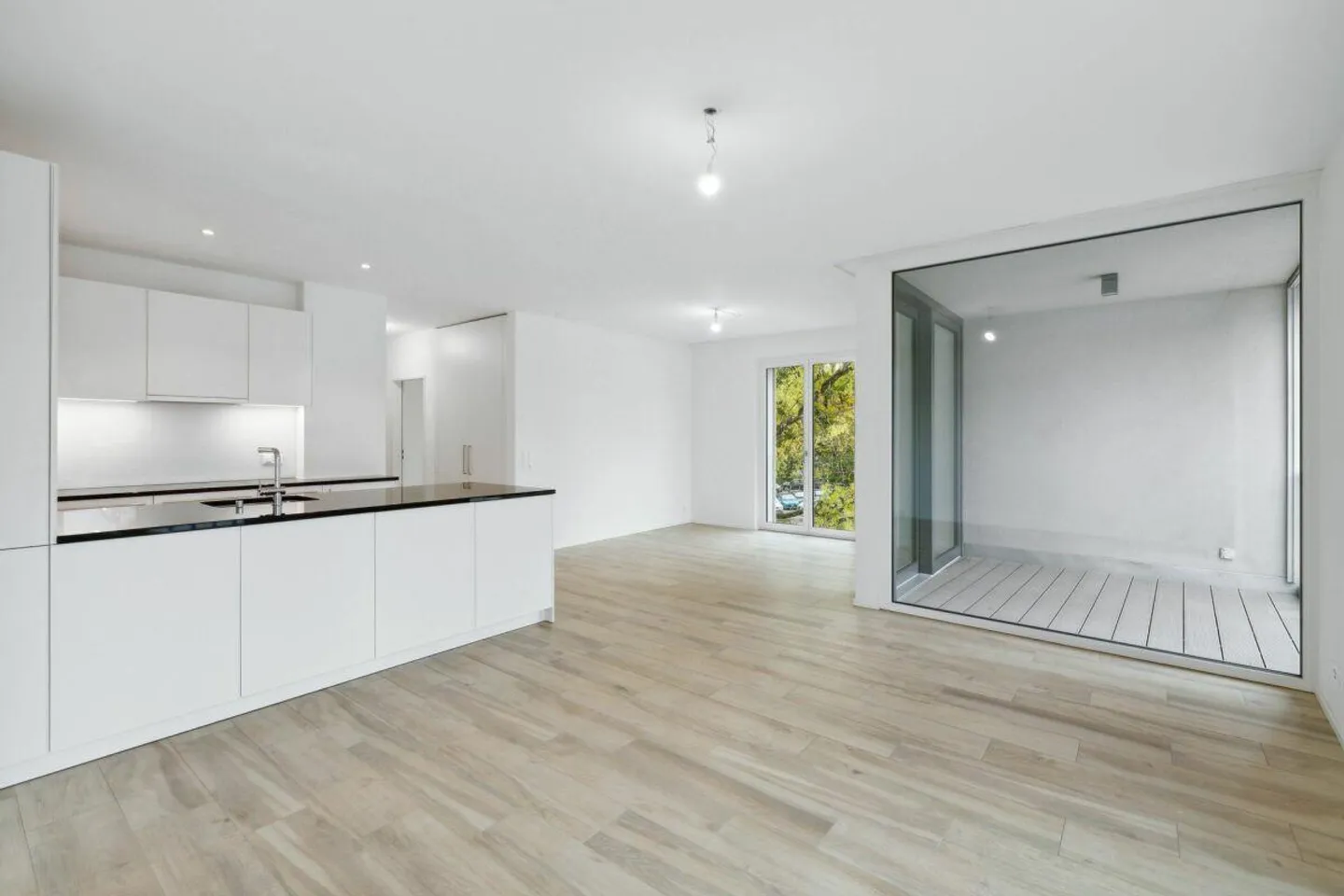 Vivere nella città di Laufen! Moderno appartamento di 4,5 stanze in una posizione tranquilla - Foto 2 di 16