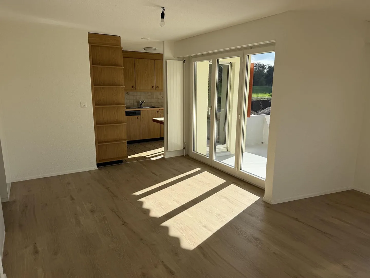 Spacious, bright maisonette apartment - Photo 1 of 13