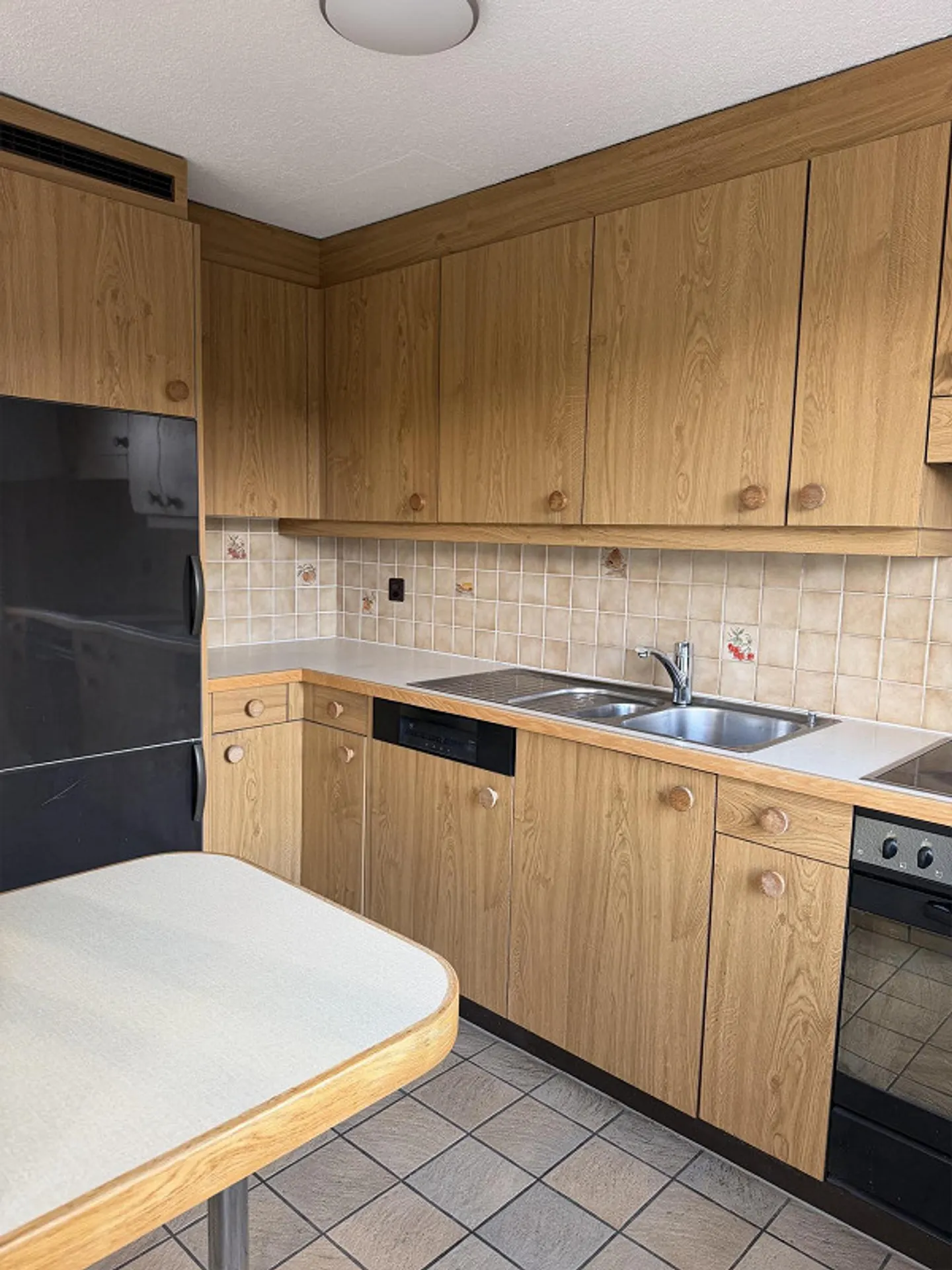 Spacious, bright maisonette apartment - Photo 4 of 13