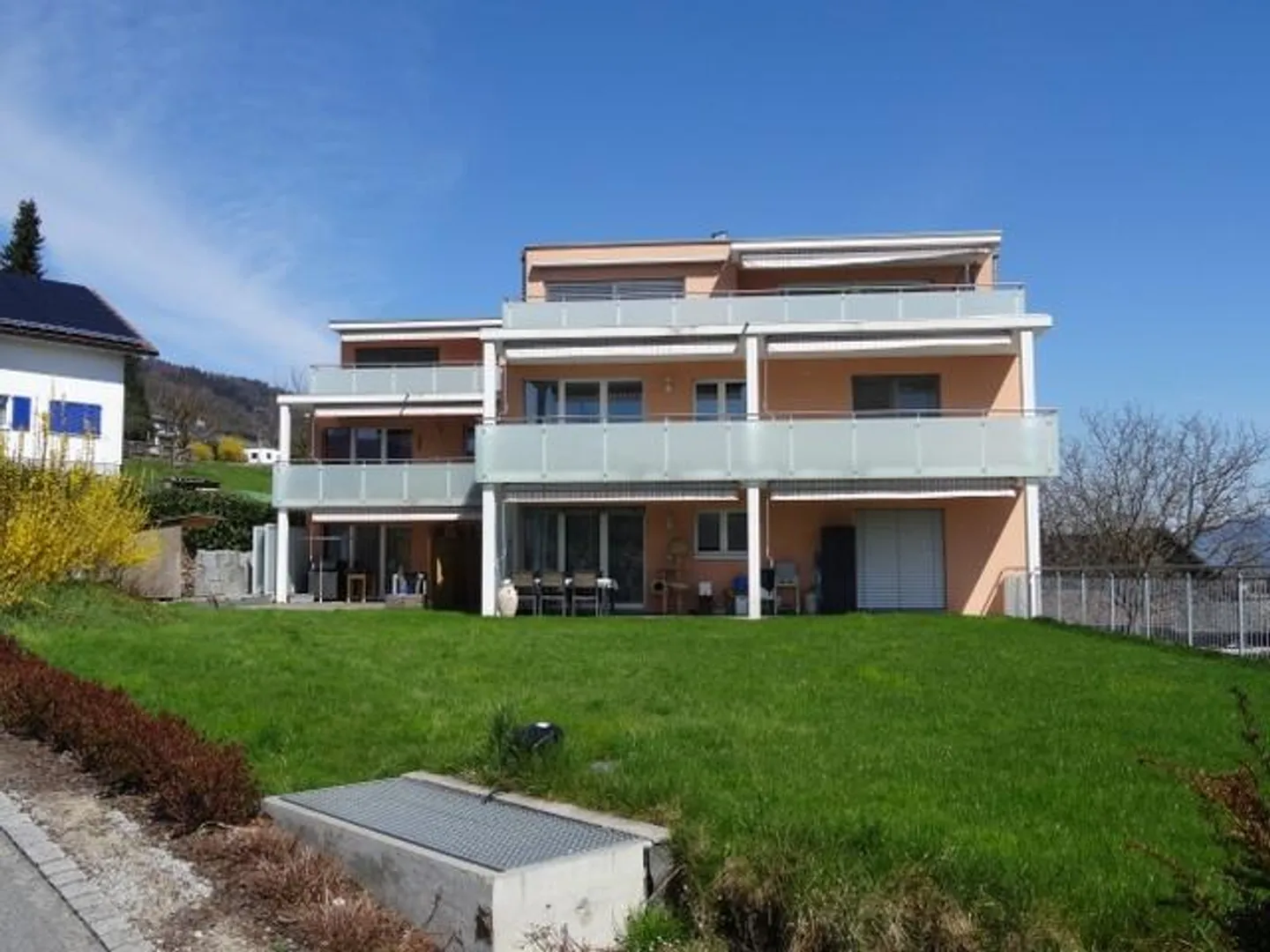 Appartamento luminoso e moderno di 4,5 al piano terra - Foto 1 di 12