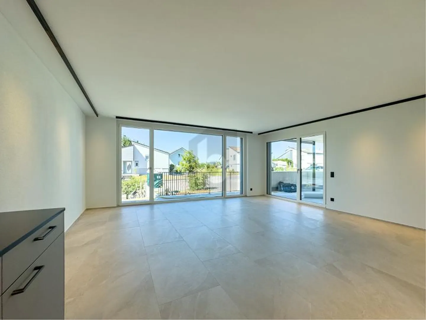 FIRST RENTAL: CENTRAL AND STYLISH 2.1 - Photo 4 of 6