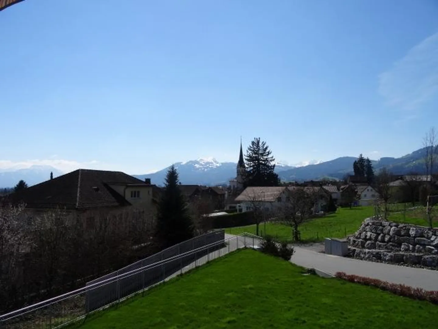 Appartamento luminoso e moderno di 4,5 al piano terra - Foto 10 di 12