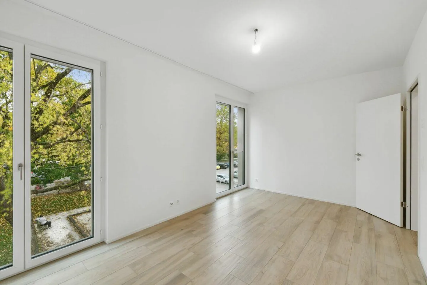 Vivere nella città di Laufen! Moderno appartamento di 4,5 stanze in una posizione tranquilla - Foto 8 di 16