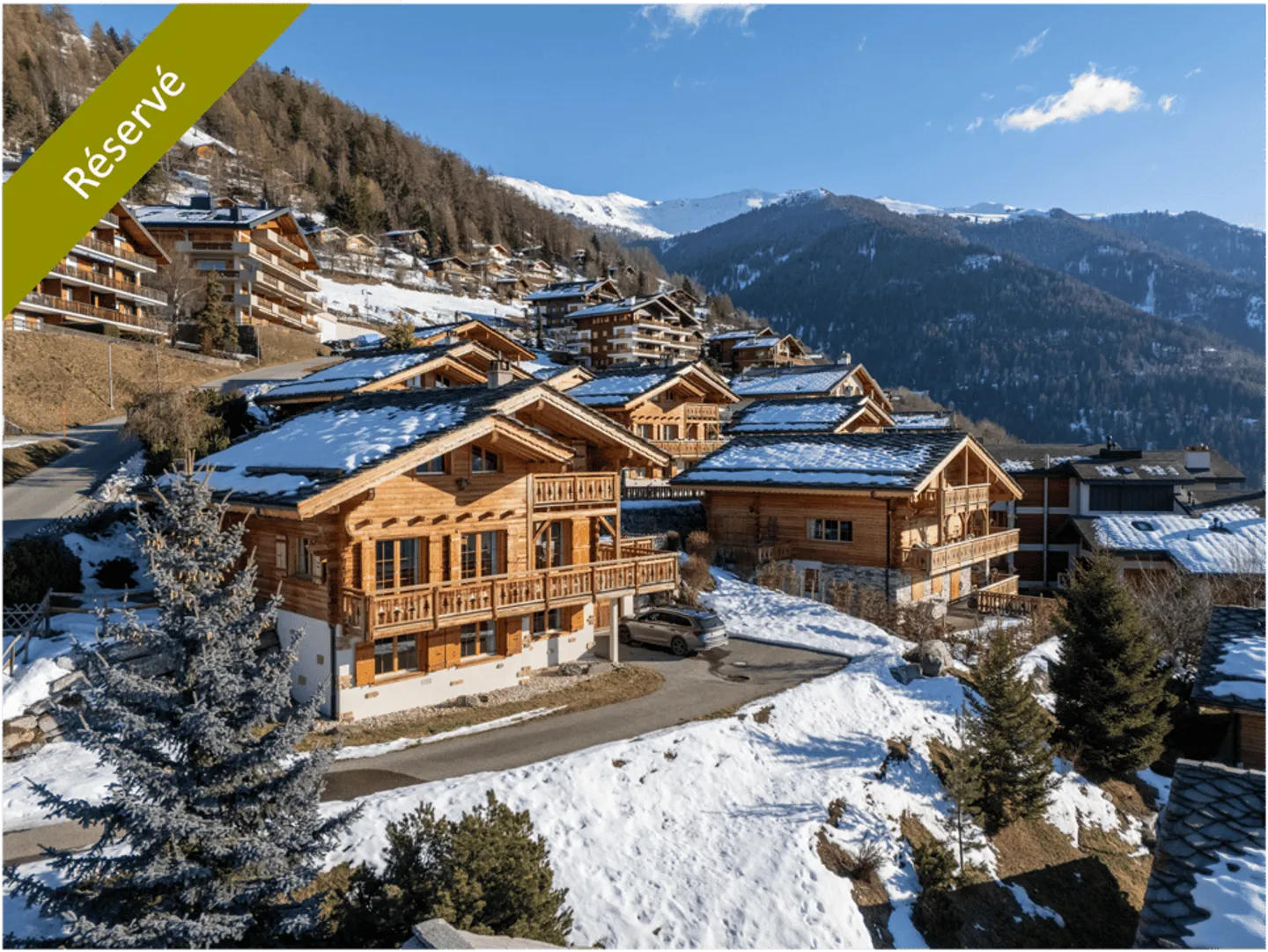 Geräumiges Chalet mit herrlicher Aussicht in der Nähe der Aufstiegsanlagen des 4-Täler-Gebiets - Foto 1 von 13