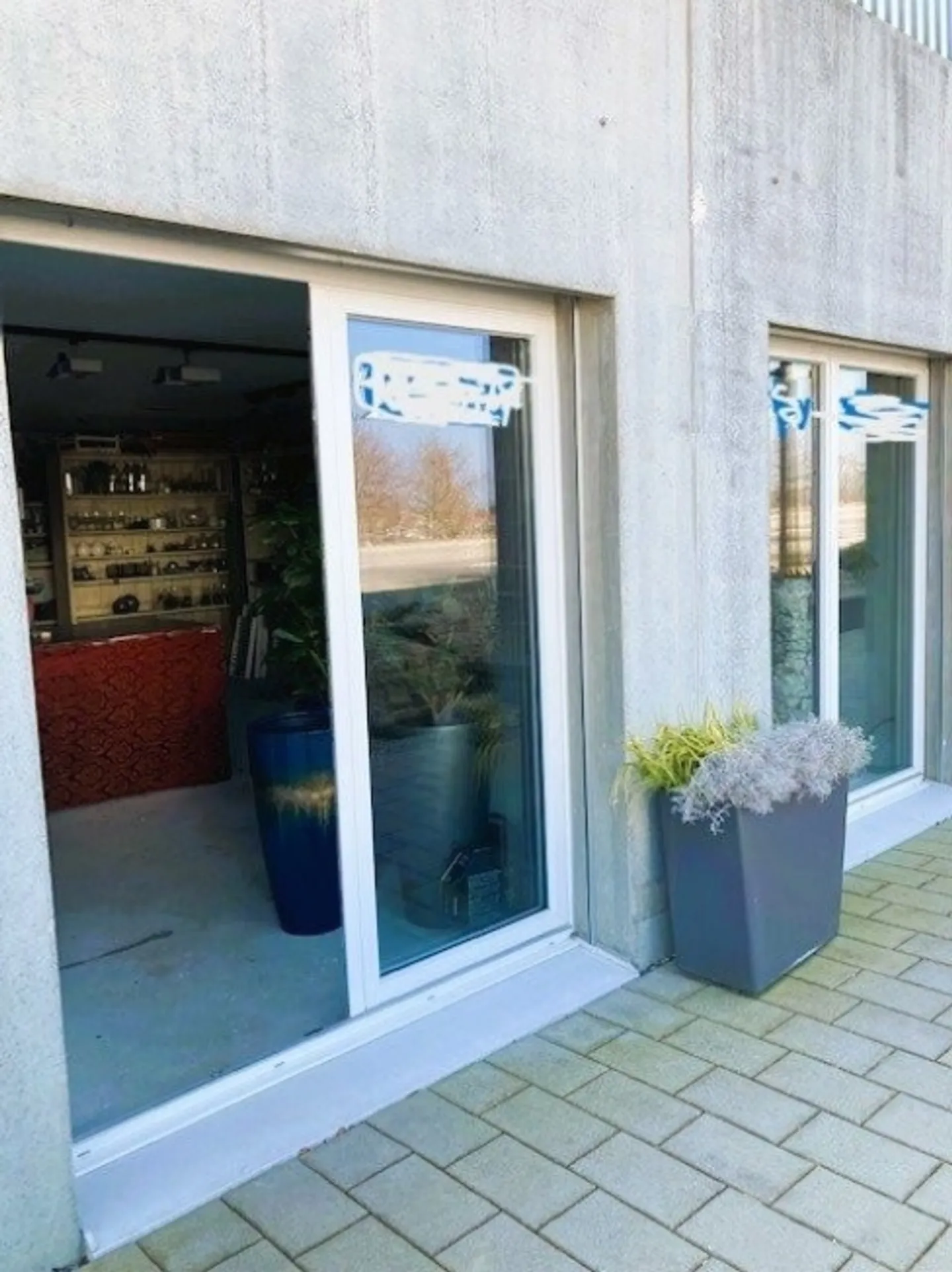 Studio - Commercial Space on the Ground Floor in a Perfect Location - Photo 4 of 5