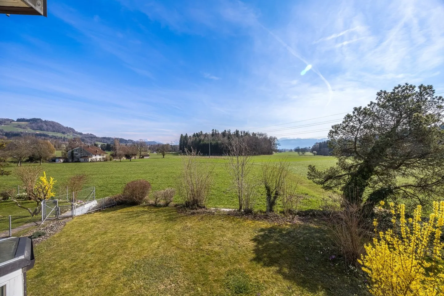 Charming Middle House, Quietly Located with Breathtaking View! - Photo 3 of 13