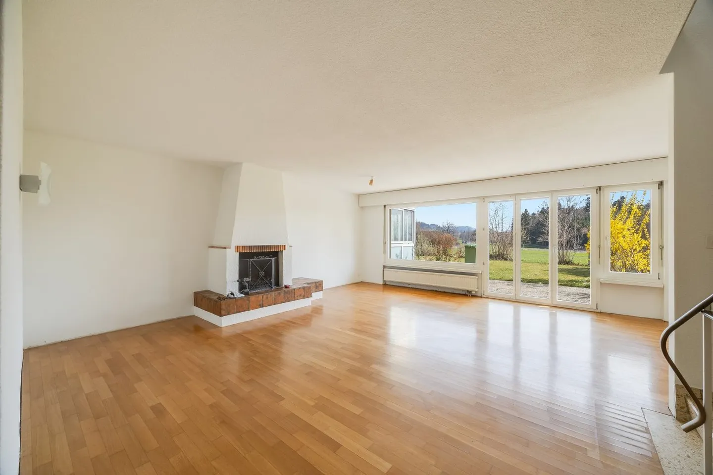 Charming Middle House, Quietly Located with Breathtaking View! - Photo 5 of 13