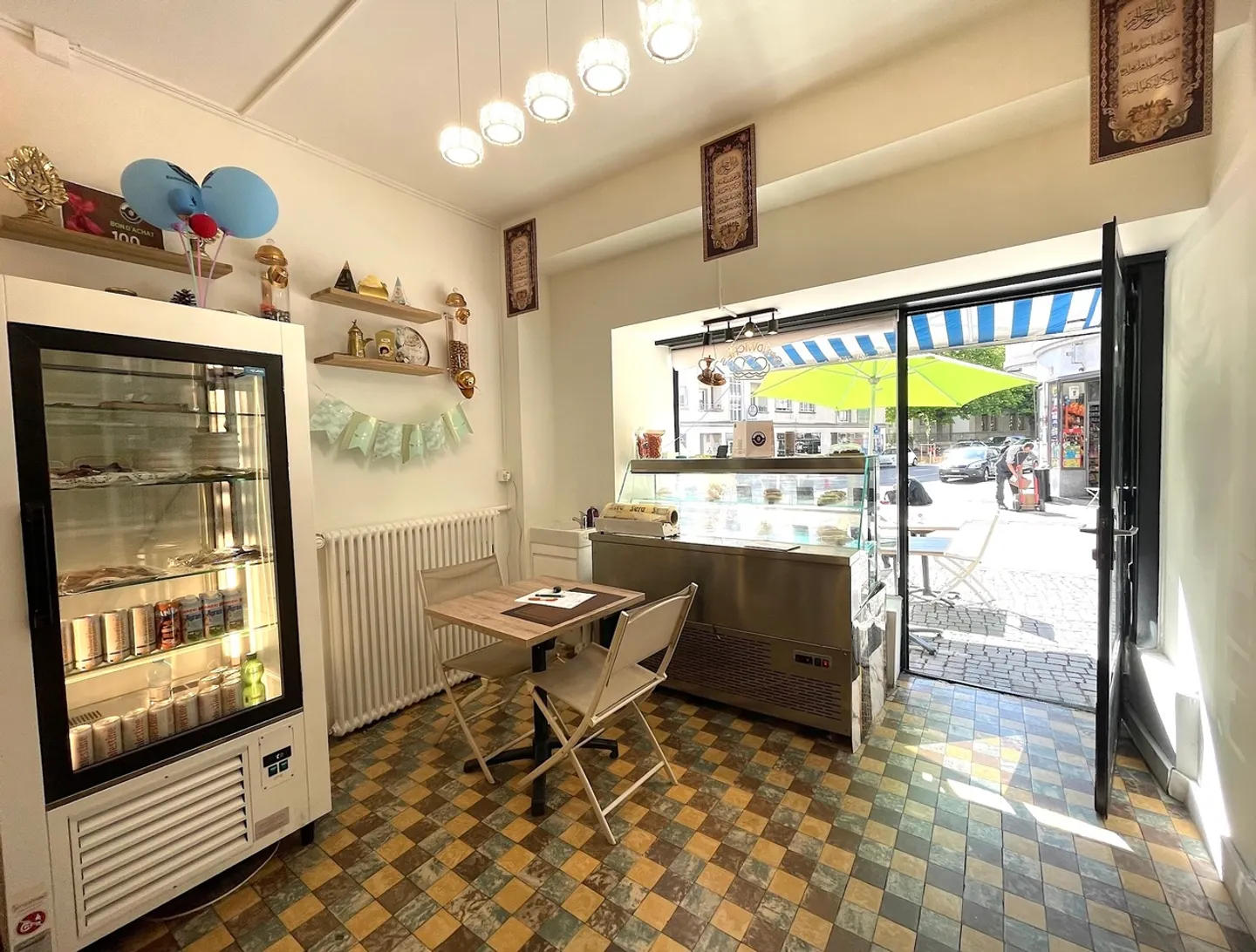 Café-Takeaway au Centre de Lausanne - Photo 2 sur 8