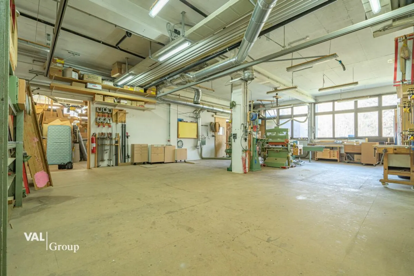 Your new workshop in the Fiesch town center - Photo 2 of 8