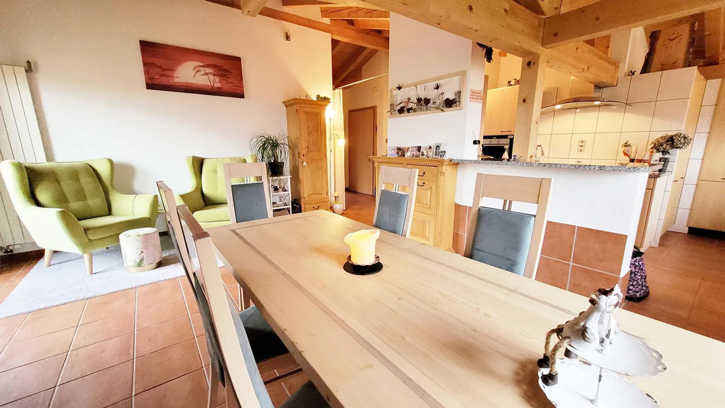 Maison trifamiliale avec grand espace extérieur à Sedrun - Photo 5 sur 27