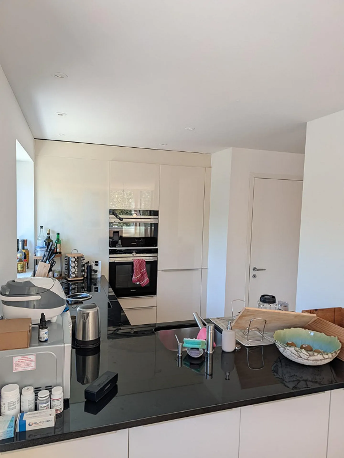Bright 3.5-room apartment with balcony & own washing tower, near the lake - Photo 8 of 15