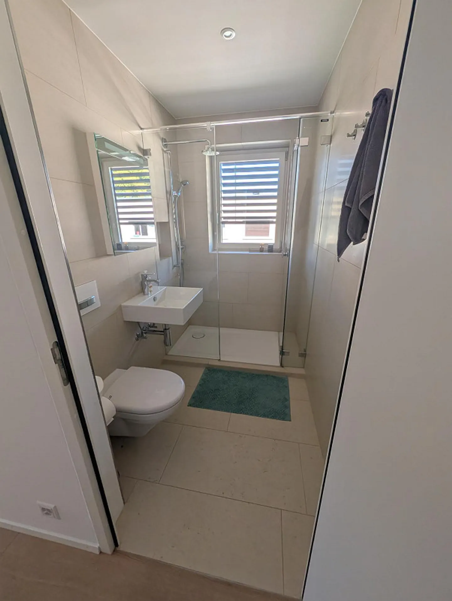 Bright 3.5-room apartment with balcony & own washing tower, near the lake - Photo 9 of 15