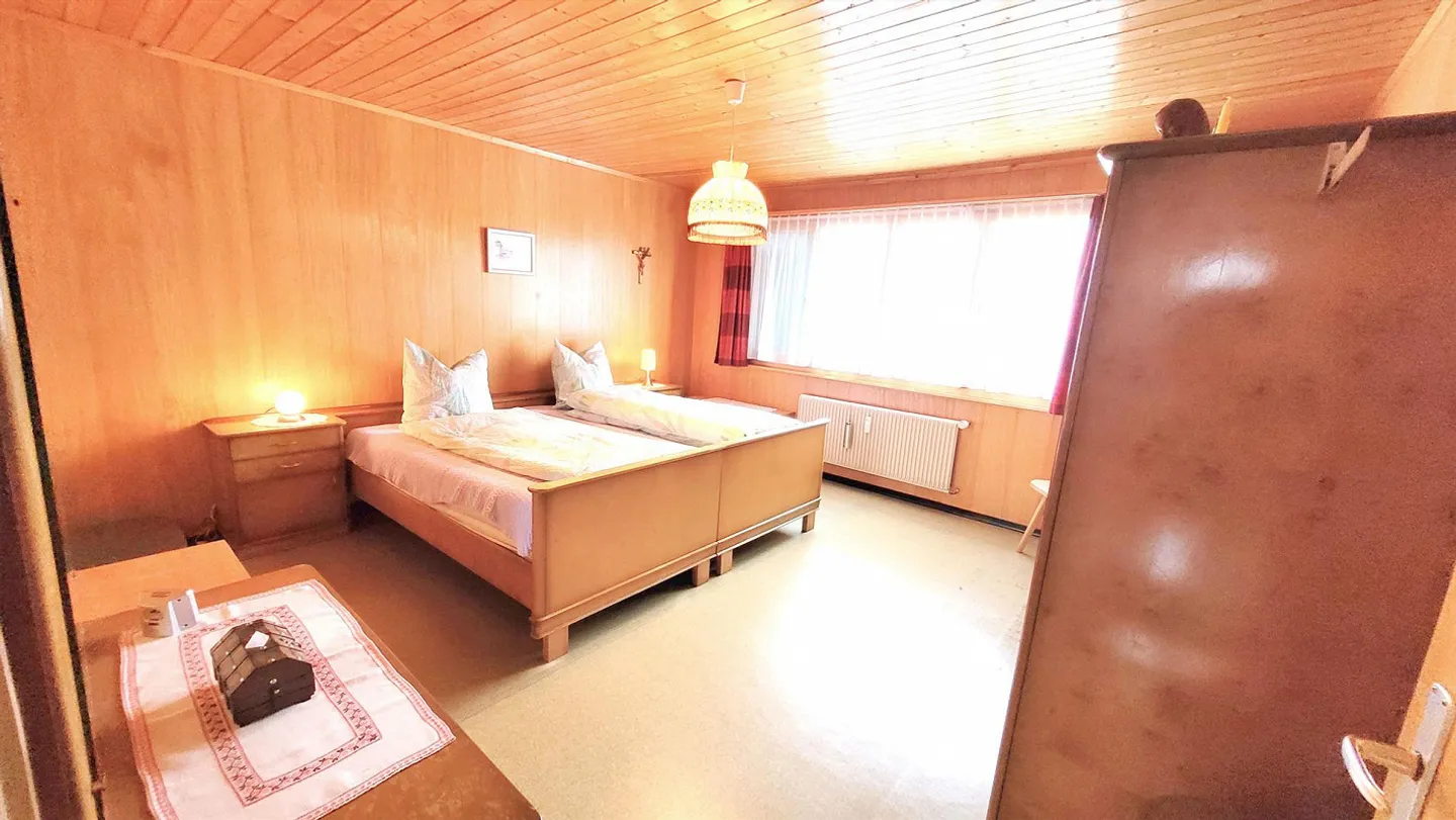 Maison trifamiliale avec grand espace extérieur à Sedrun - Photo 17 sur 27