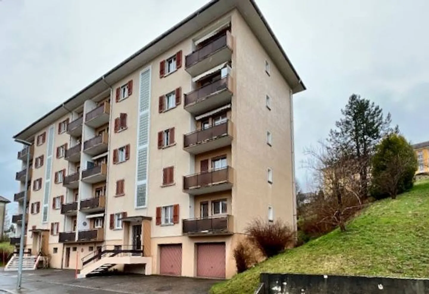 3,5-Zimmer-Wohnung im 2. Stock mit Balkon - Foto 8 von 8
