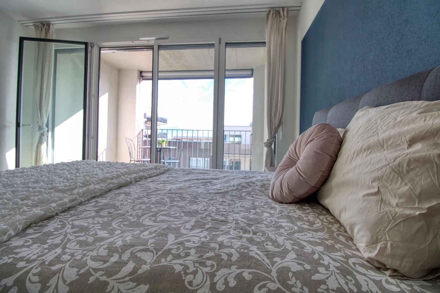 Spacious Coliving Apartment in Crissier with private Balcony - Foto 3 von 20