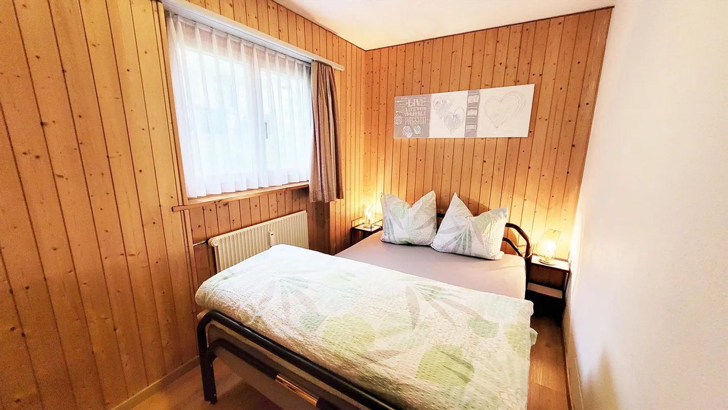 Maison trifamiliale avec grand espace extérieur à Sedrun - Photo 23 sur 27