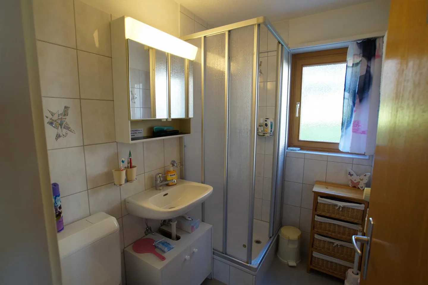 Maison trifamiliale avec grand espace extérieur à Sedrun - Photo 24 sur 27