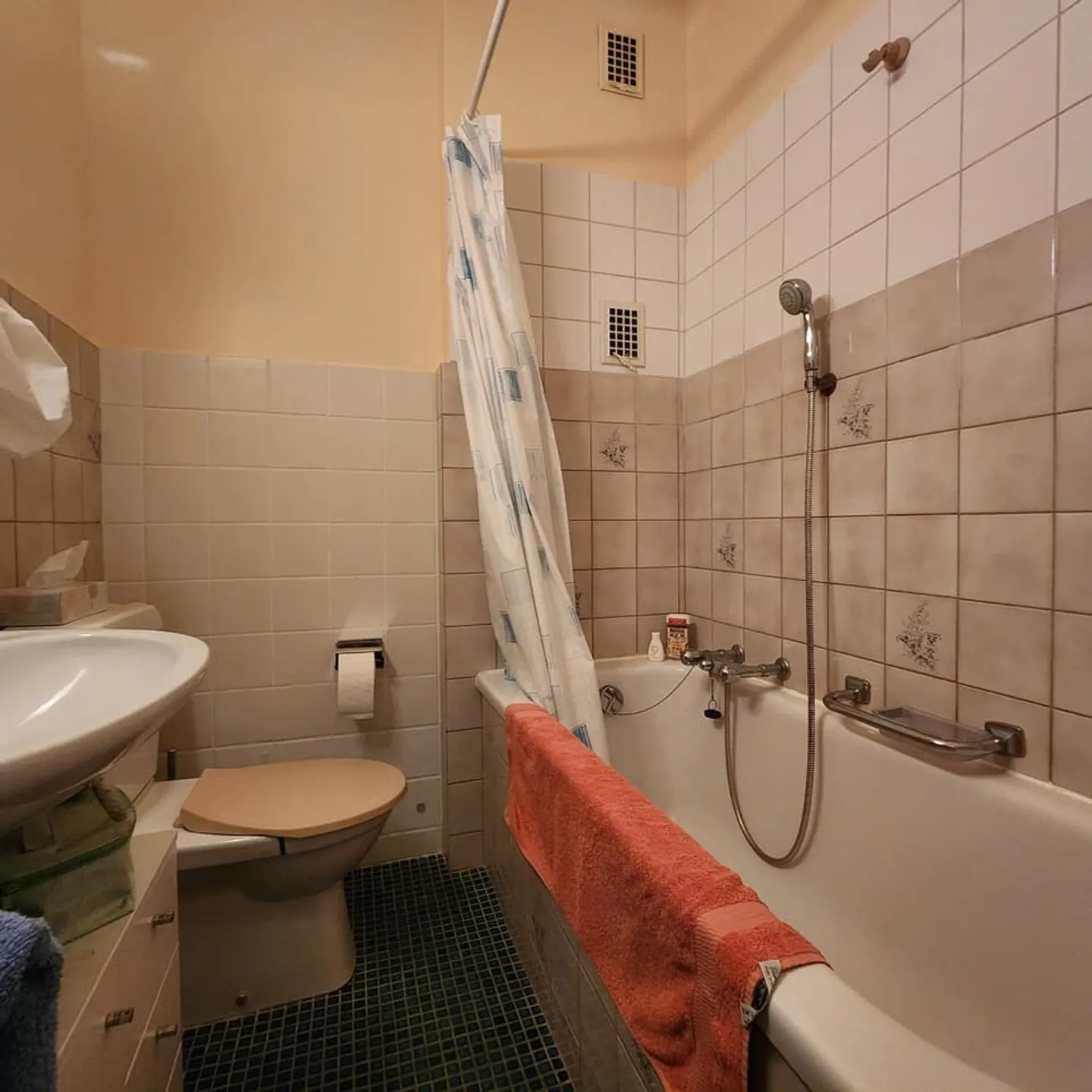 Grand appartement de 2,5 pièces - Photo 6 sur 7