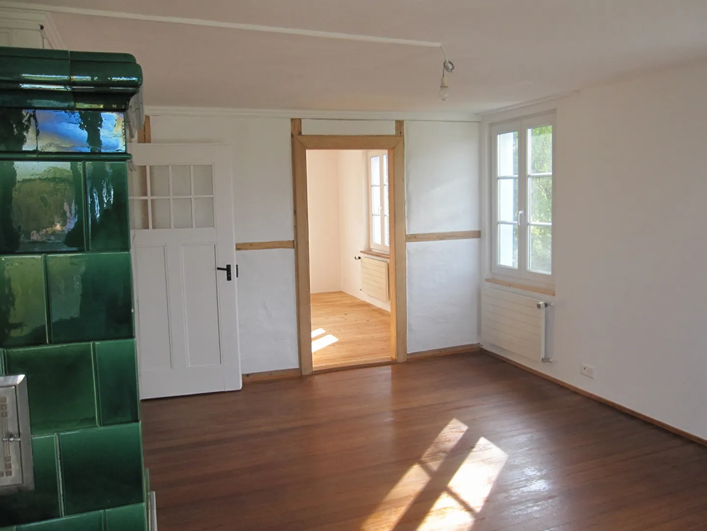 Living in a farmhouse - Photo 3 of 13