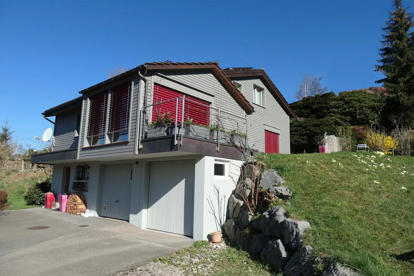 5-room single-family house with 2 garages - Photo 1 of 13
