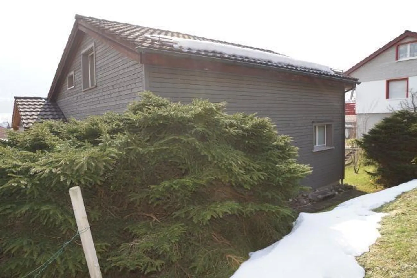 5-room single-family house with 2 garages - Photo 2 of 13