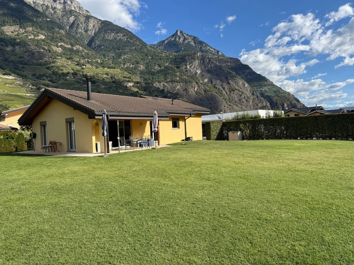 Villa - 4,5 pièces - Terrain 1'200 m2 - EXCLUSIF - Photo 2 sur 13